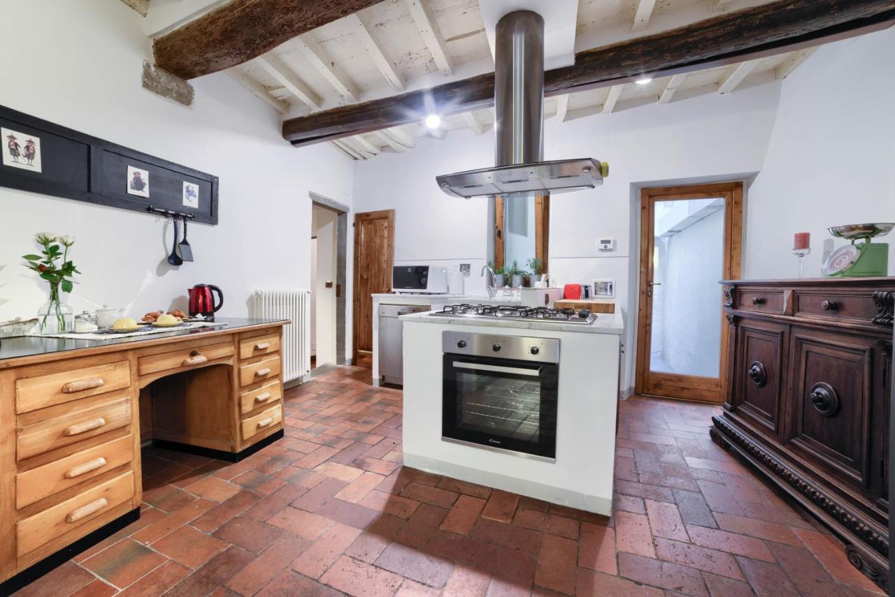 Apartment Lacosta Near Ponte Vecchio Florence Buitenkant foto